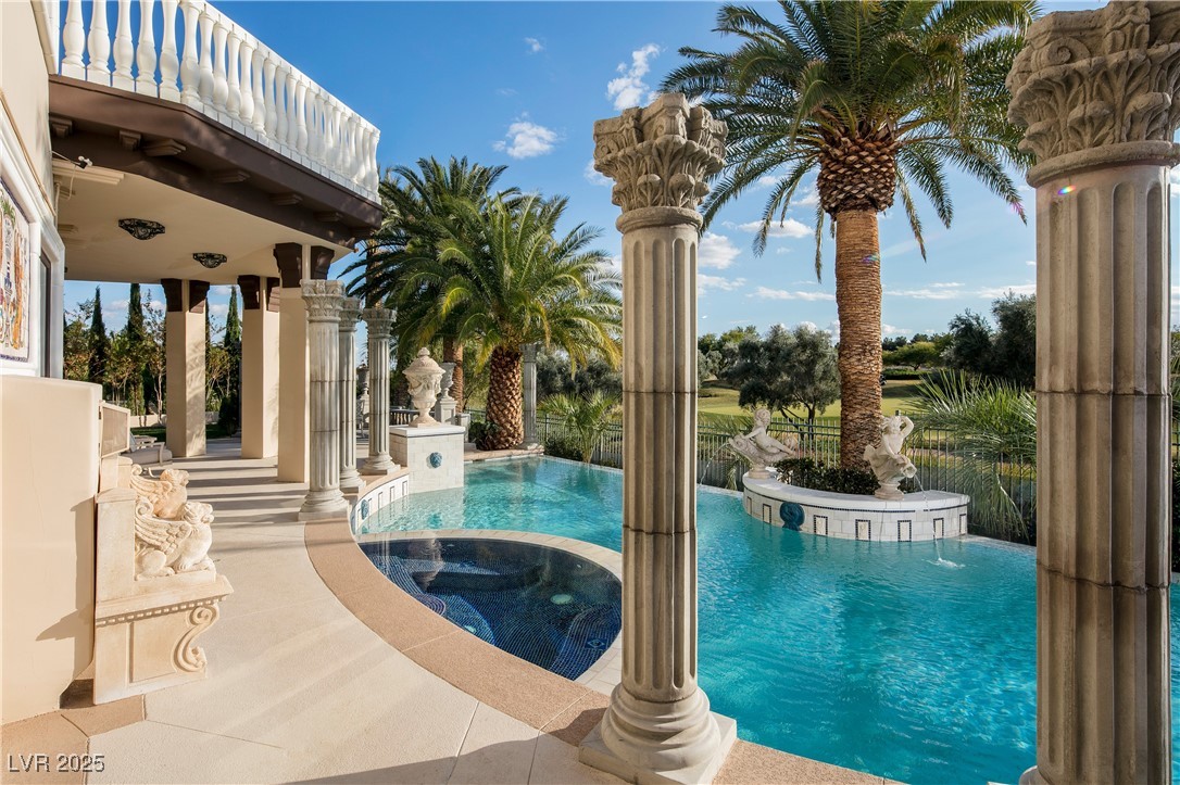 8801 Palm Greens Court