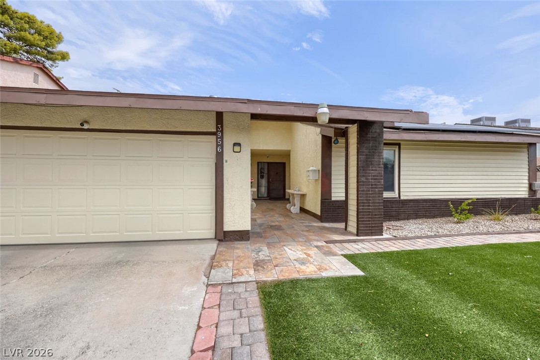 3956 Green Leaf Drive