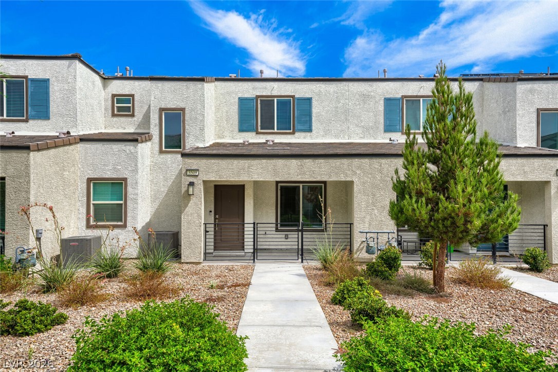 3509 Golden Chariot Avenue