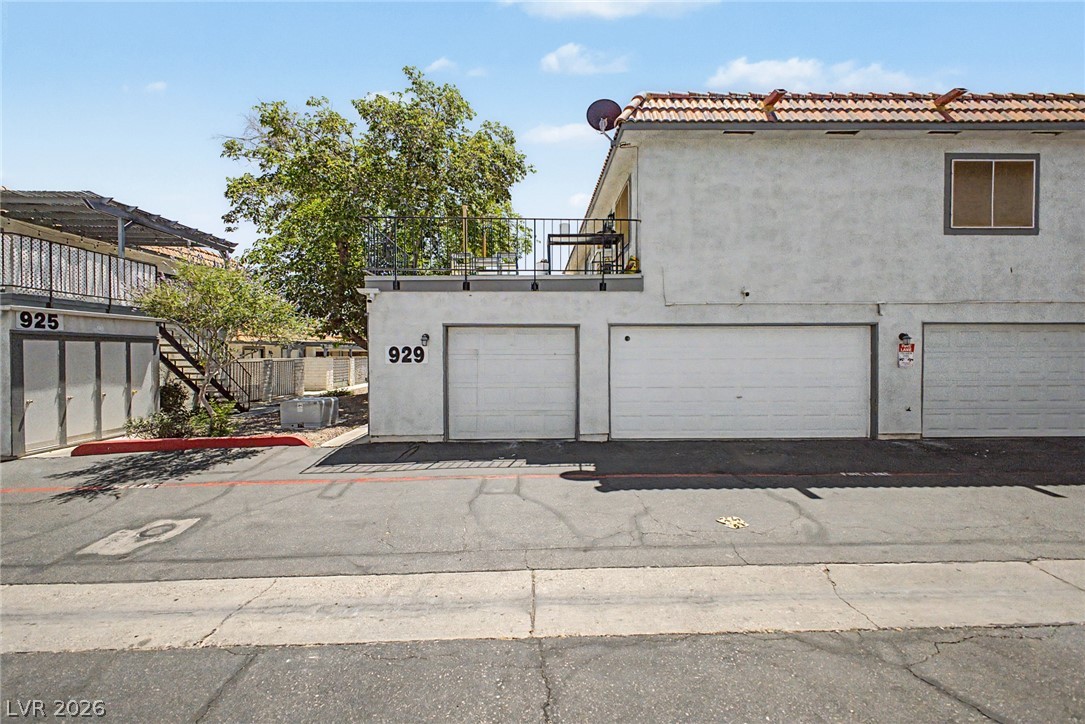929 Willow Tree Drive D