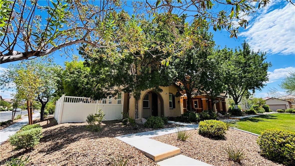 2080 Airy Petals Walk