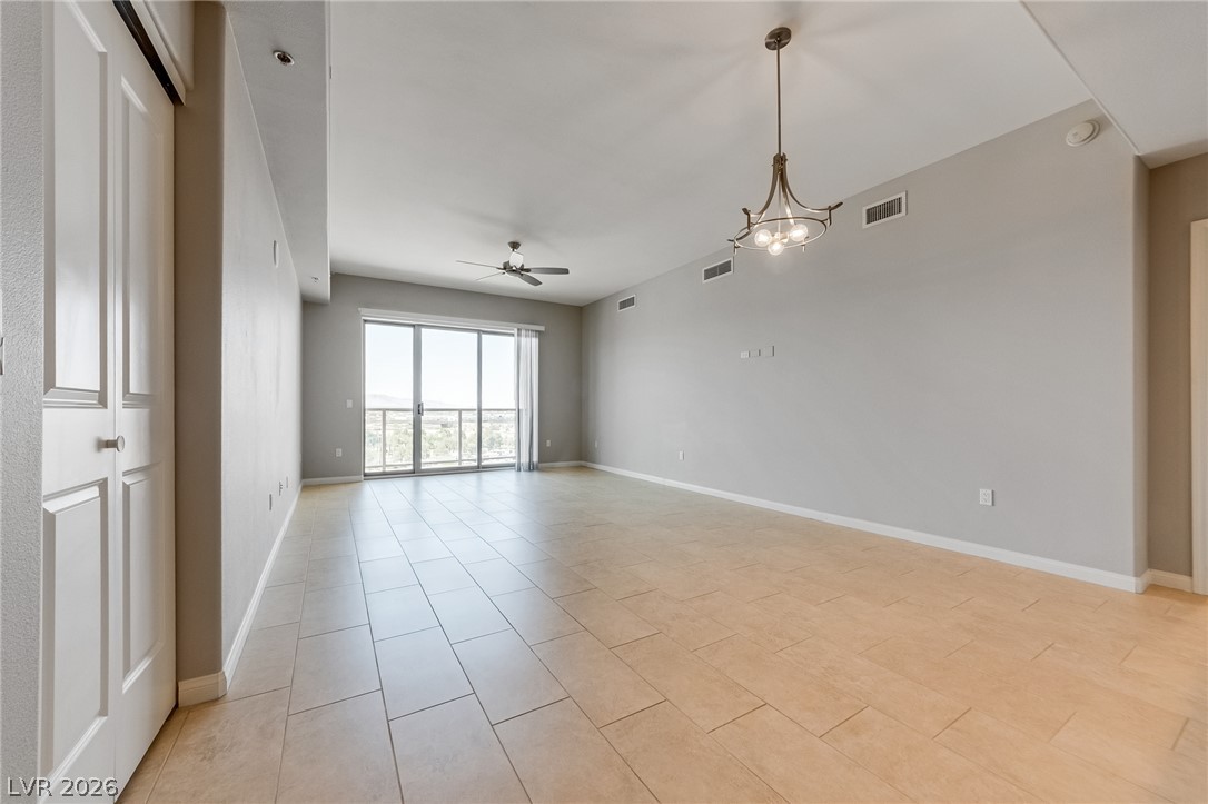 8255 Las Vegas Boulevard 1120