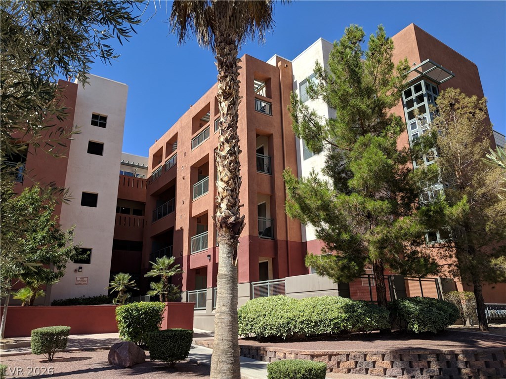 39 East AGATE Avenue 206