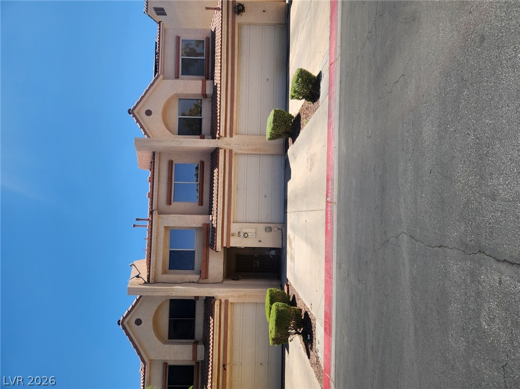 3298 Dragon Fly Street