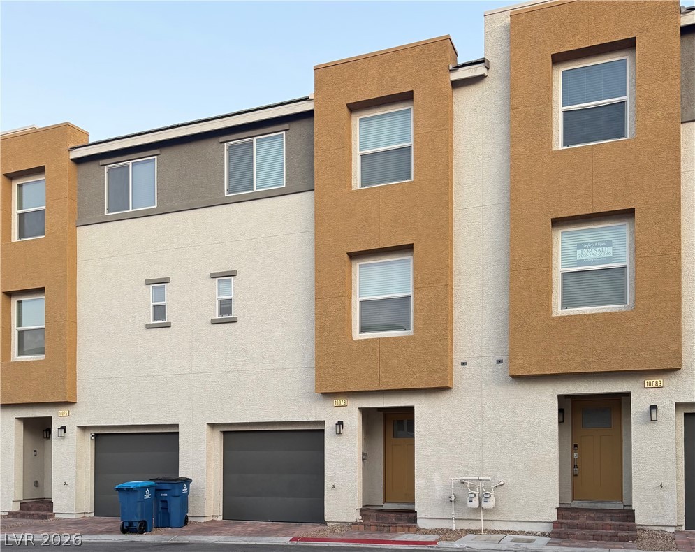10079 Vibrant Moon Avenue