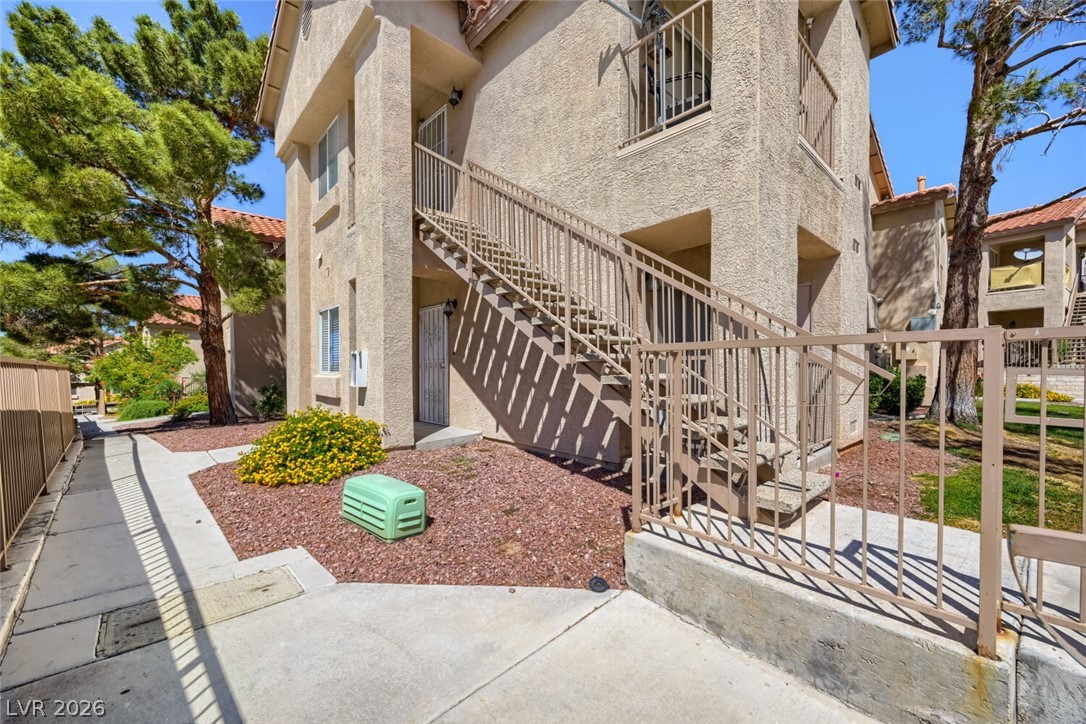 2110 Los Feliz Street 1036