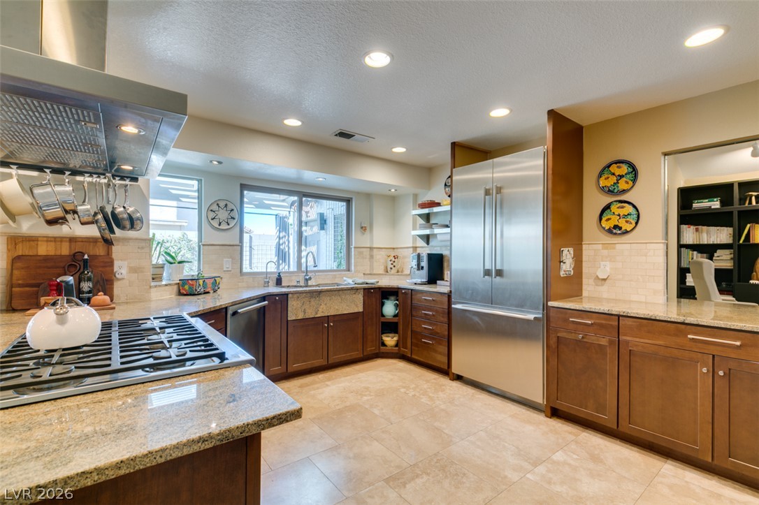 341 Simon Bolivar Drive