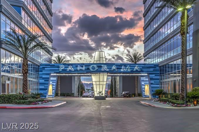 4525 Dean Martin Drive 3207