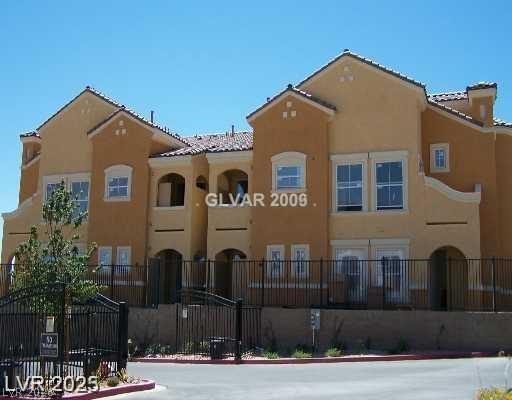 3975 North Hualapai Way 284