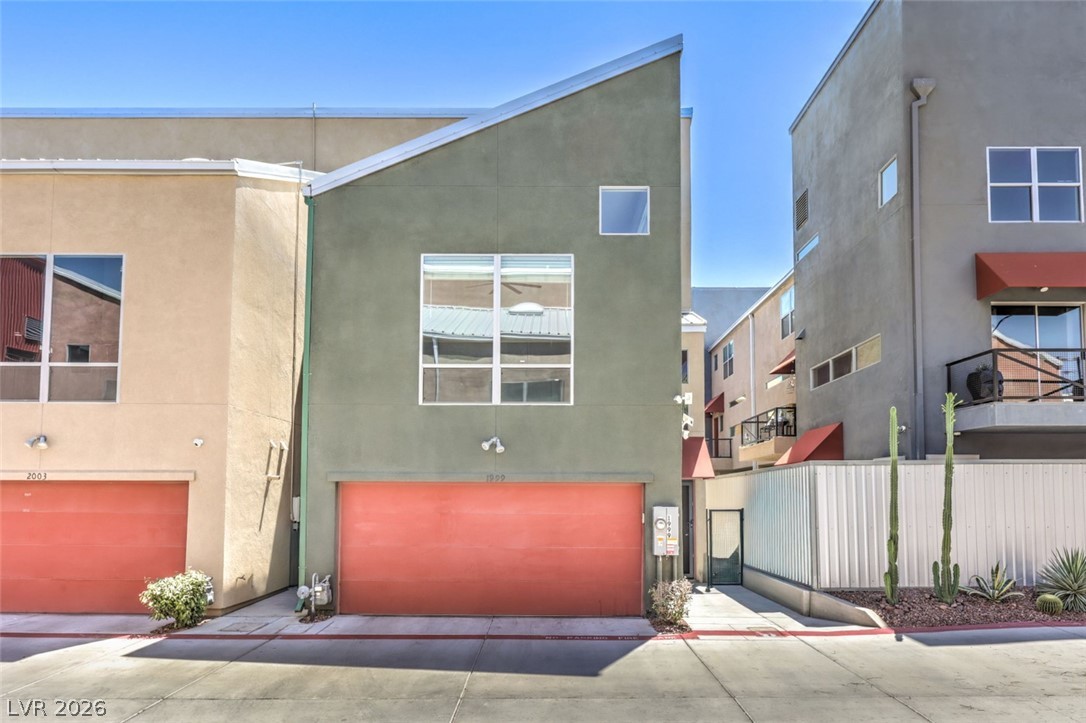 1999 Yaupon Avenue