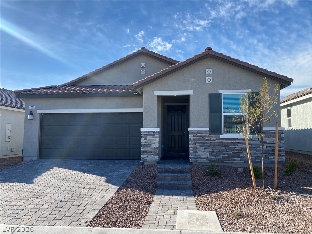 4231 Scarlet Cob Avenue