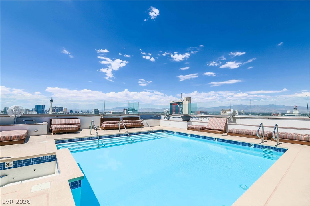 150 LAS VEGAS Boulevard 1211