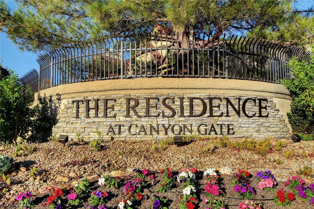 2200 South Fort Apache Road 2228