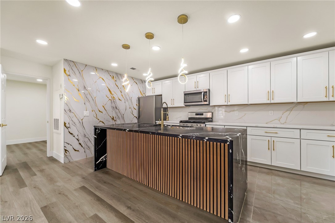 2200 South Fort Apache Road 2073