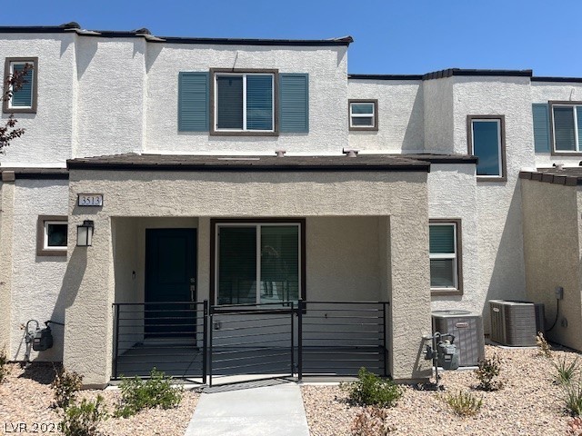 3513 Golden Chariot Avenue