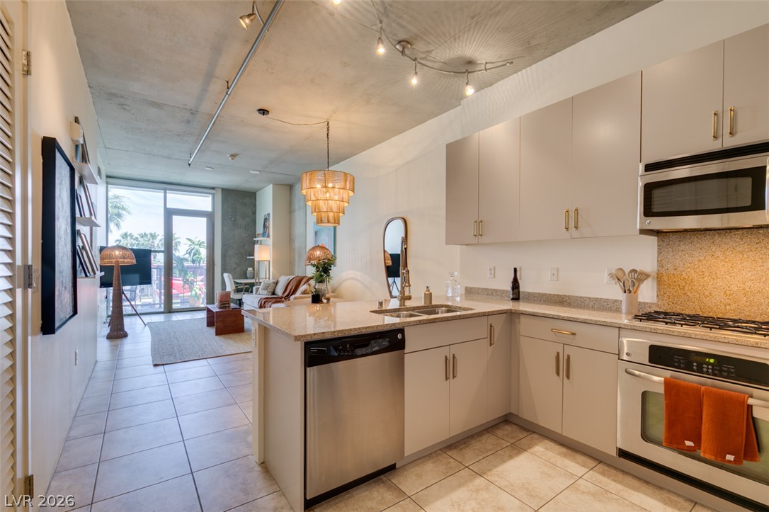 353 Bonneville Avenue 343