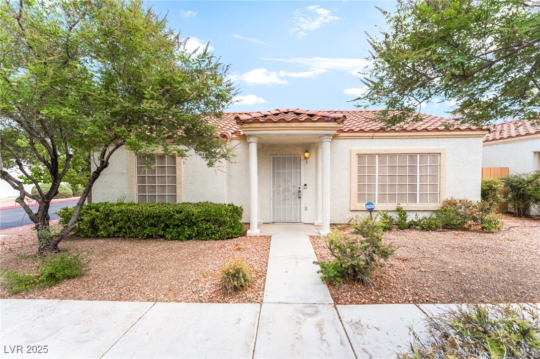 5401 Geneive Lane 101