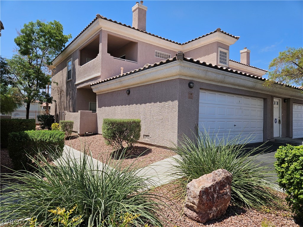 6901 Cobre Azul Avenue 102