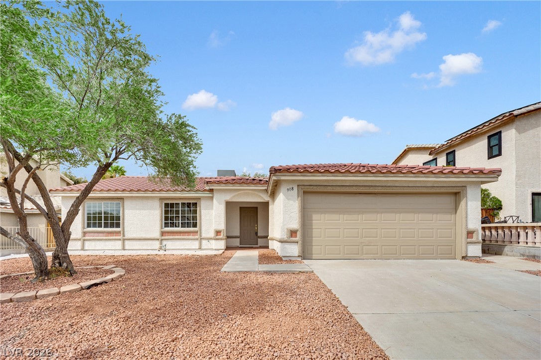 908 Sunnyfield Way