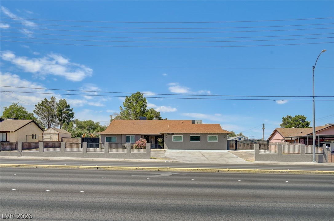 3768 East Russell Road
