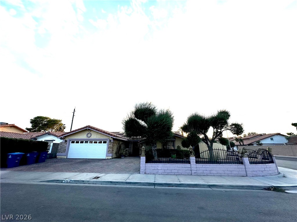3811 Leisure Lane