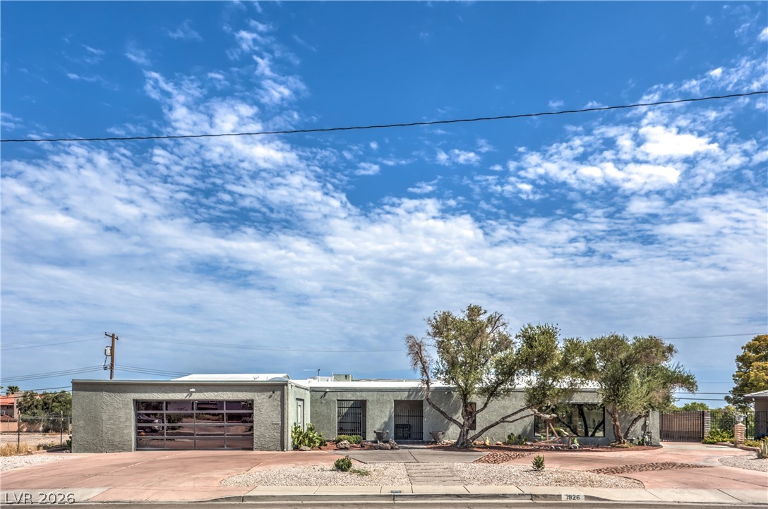 1926 Papago Lane