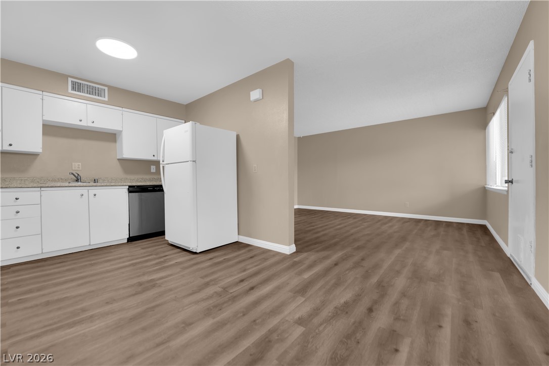 350 Desert Inn Road E201
