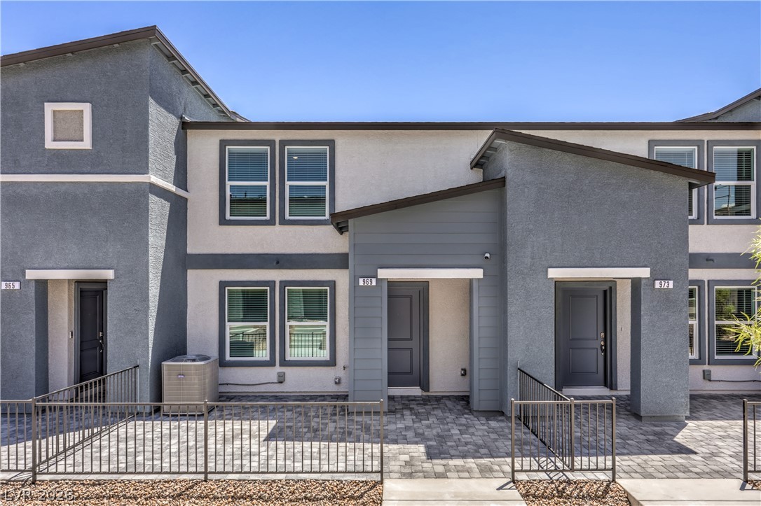 990 Desert Spruce Street