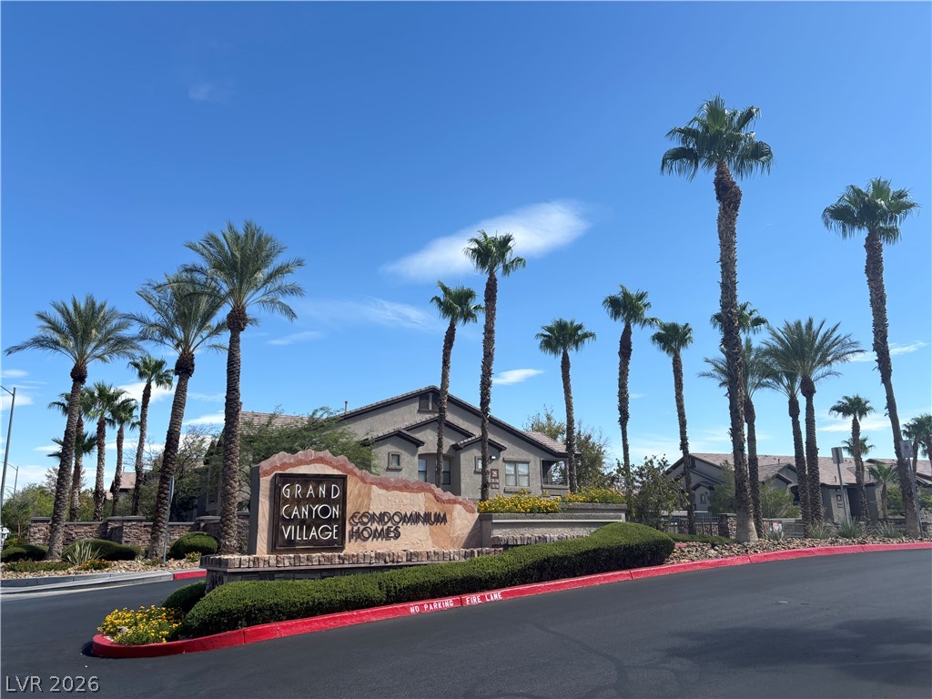 8250 North Grand Canyon Drive 2003