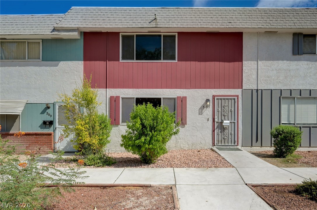 571 Greenbriar Townhouse Way