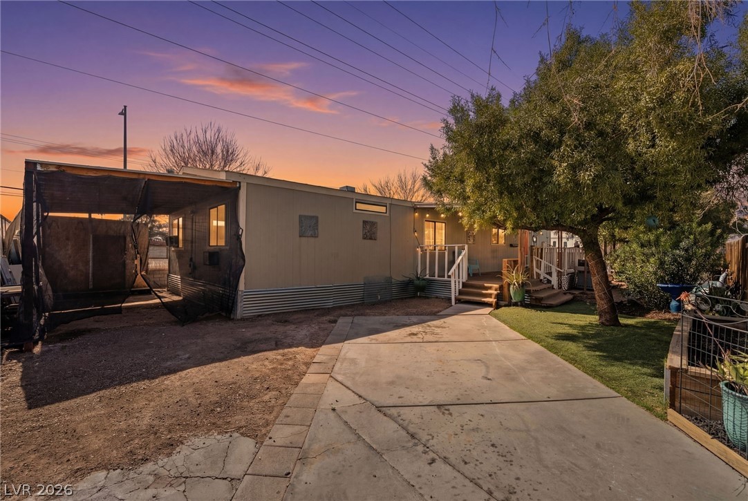 2885 Green Tree Avenue