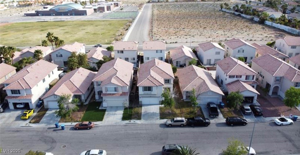 8901 Kingswood Drive