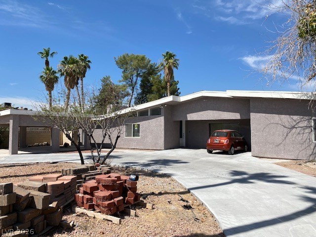 2047 Westwind Road