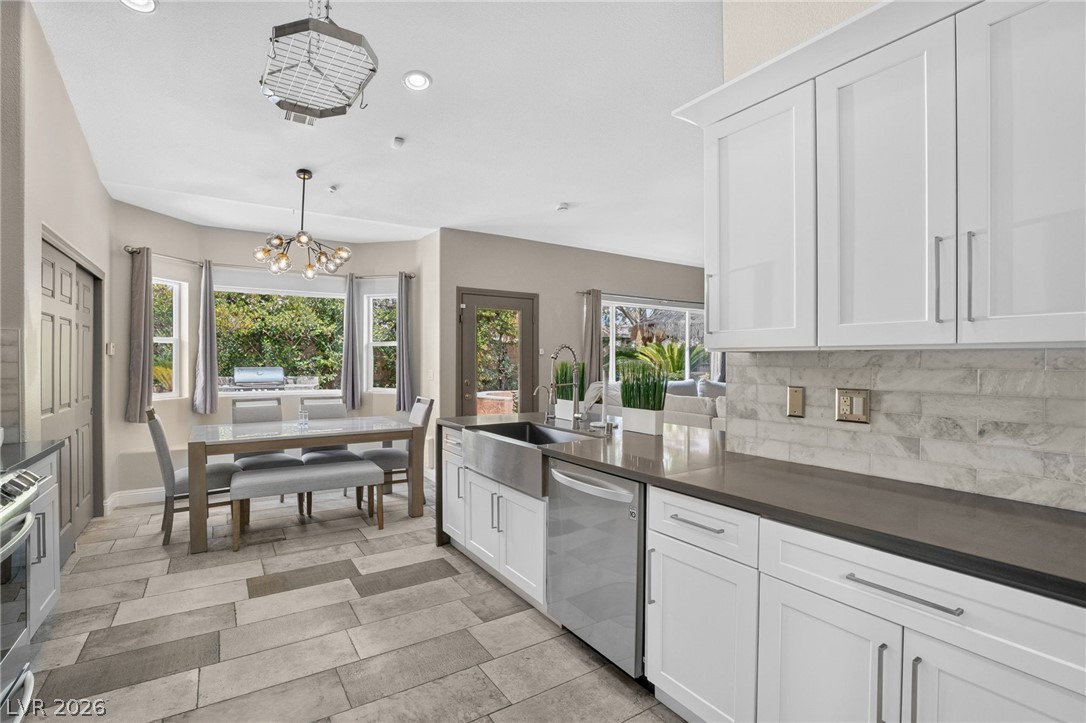 11212 Dell Cliffs Court