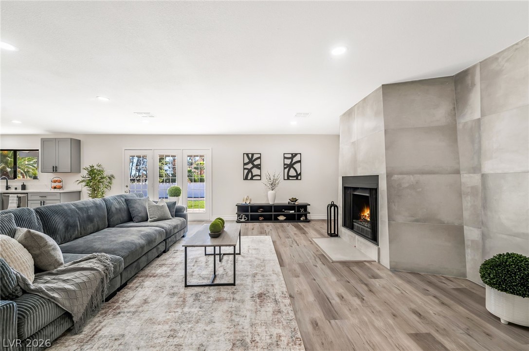 5574 South Mojave Road