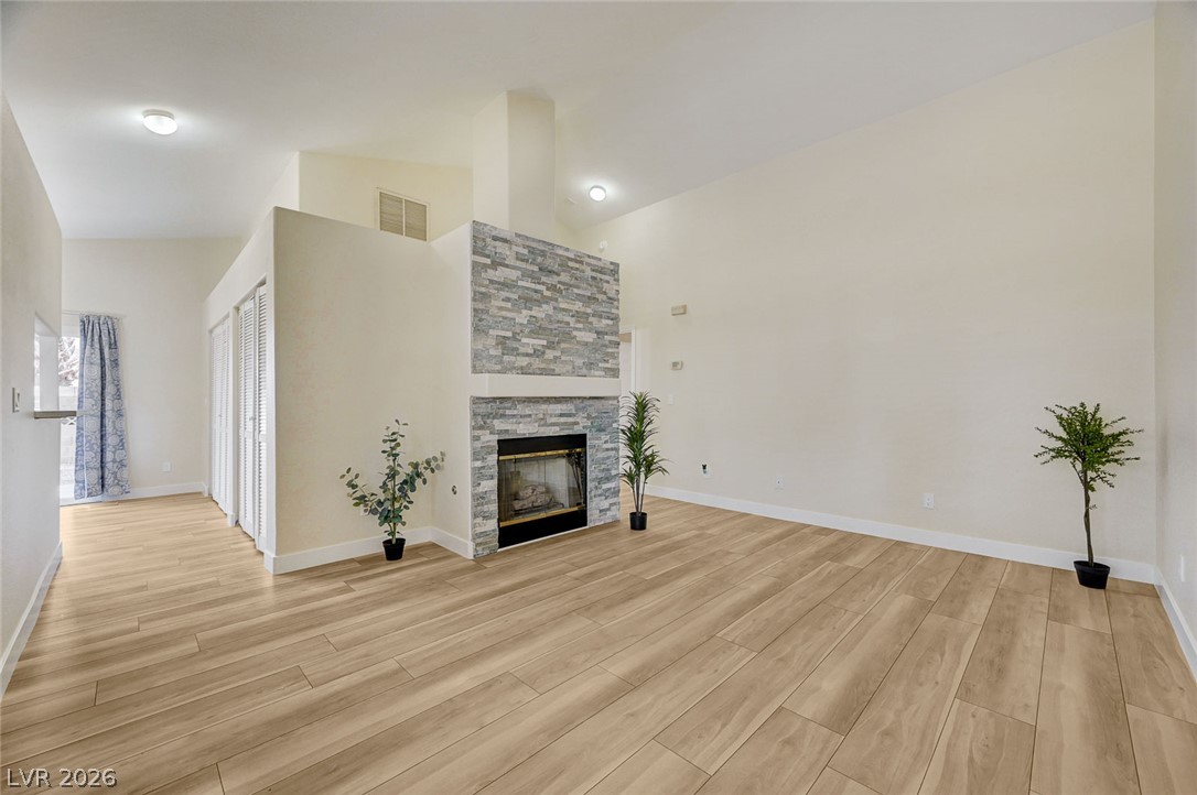 1632 North Torrey Pines Drive 101