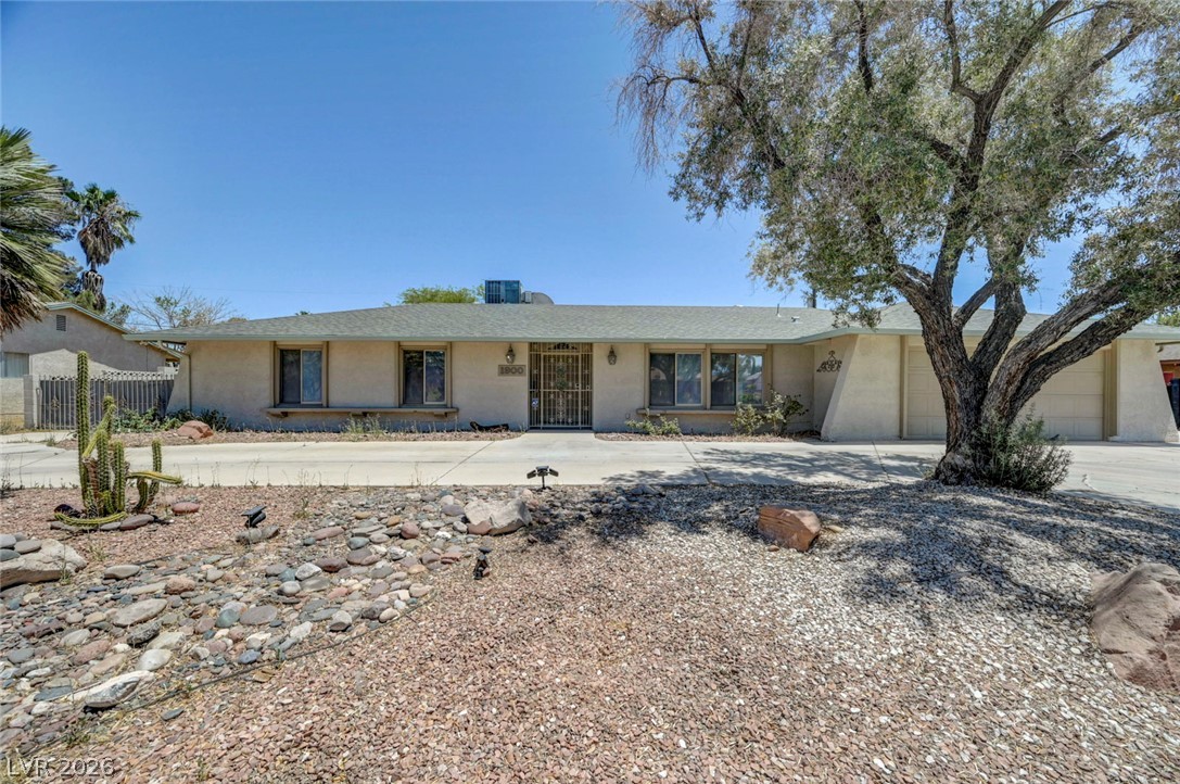 1900 Stonehaven Drive