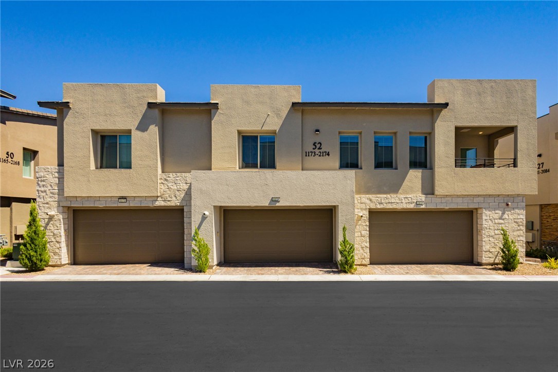 600 North Carriage Hill Drive 2174