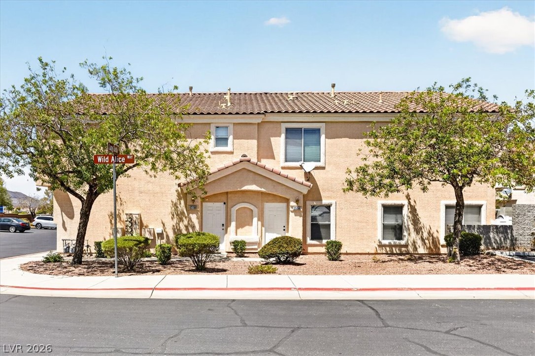 2594 Lazy Saddle Drive