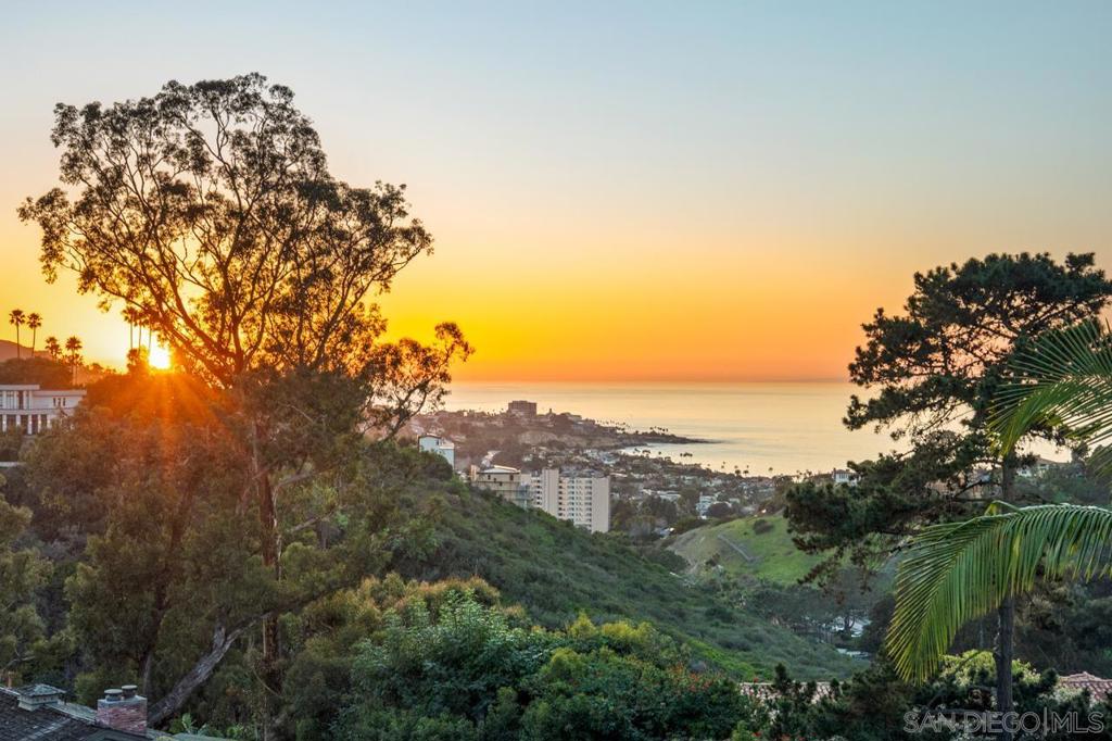 8080 La Jolla Scenic Dr N