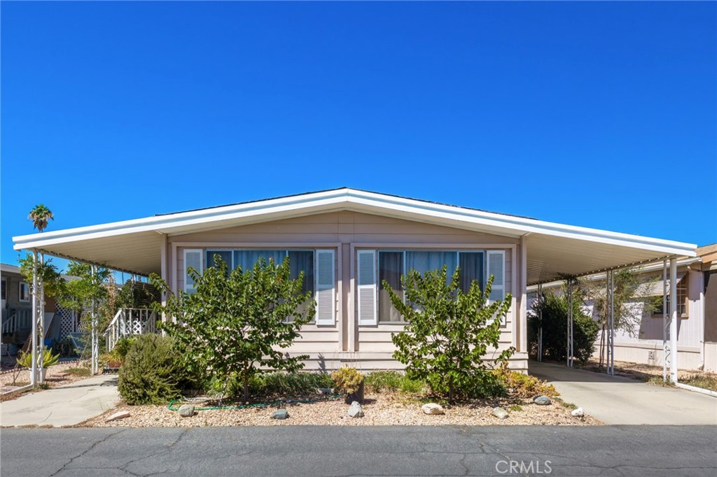 1525 W Oakland Avenue 79