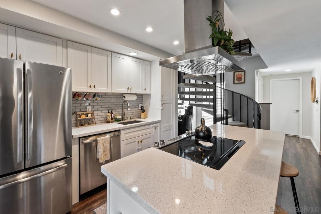 23952 Green Haven