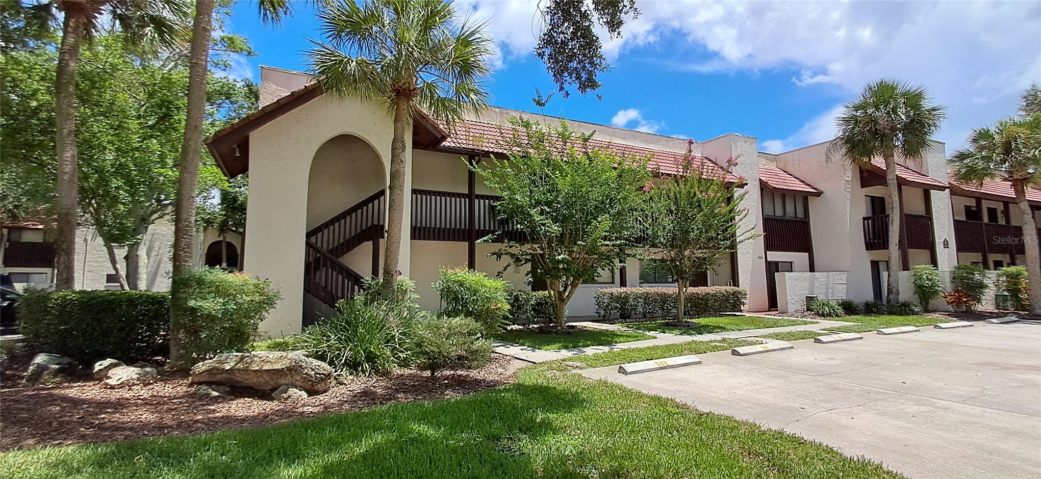 7201 COUNTRY CLUB DRIVE G21