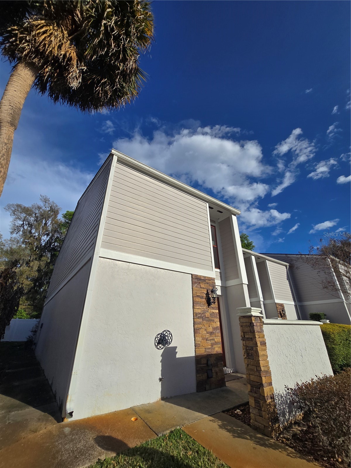 2115 NE 38TH AVENUE
