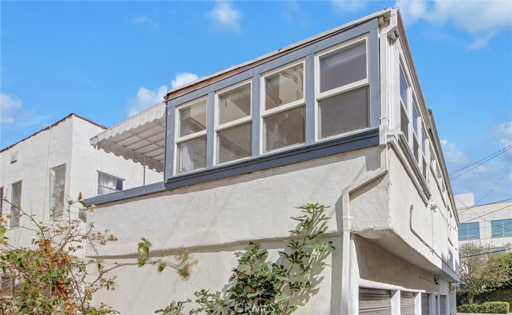 124 S Elm Drive 9
