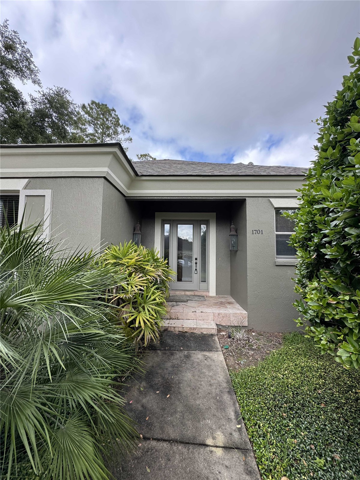 1701 SE 28TH STREET