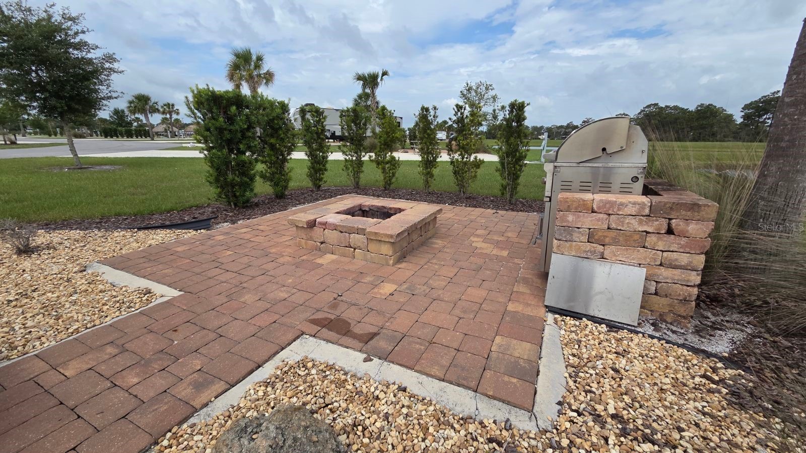71 CEDAR CIRCLE E