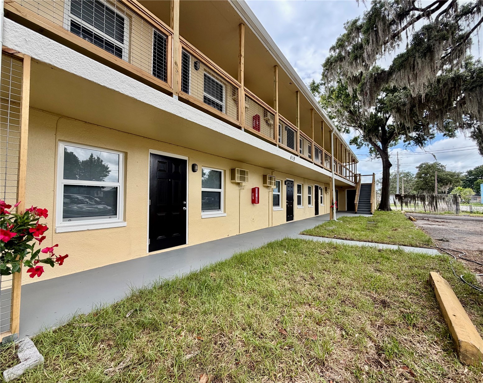 419 GRAPEFRUIT AVENUE 2A
