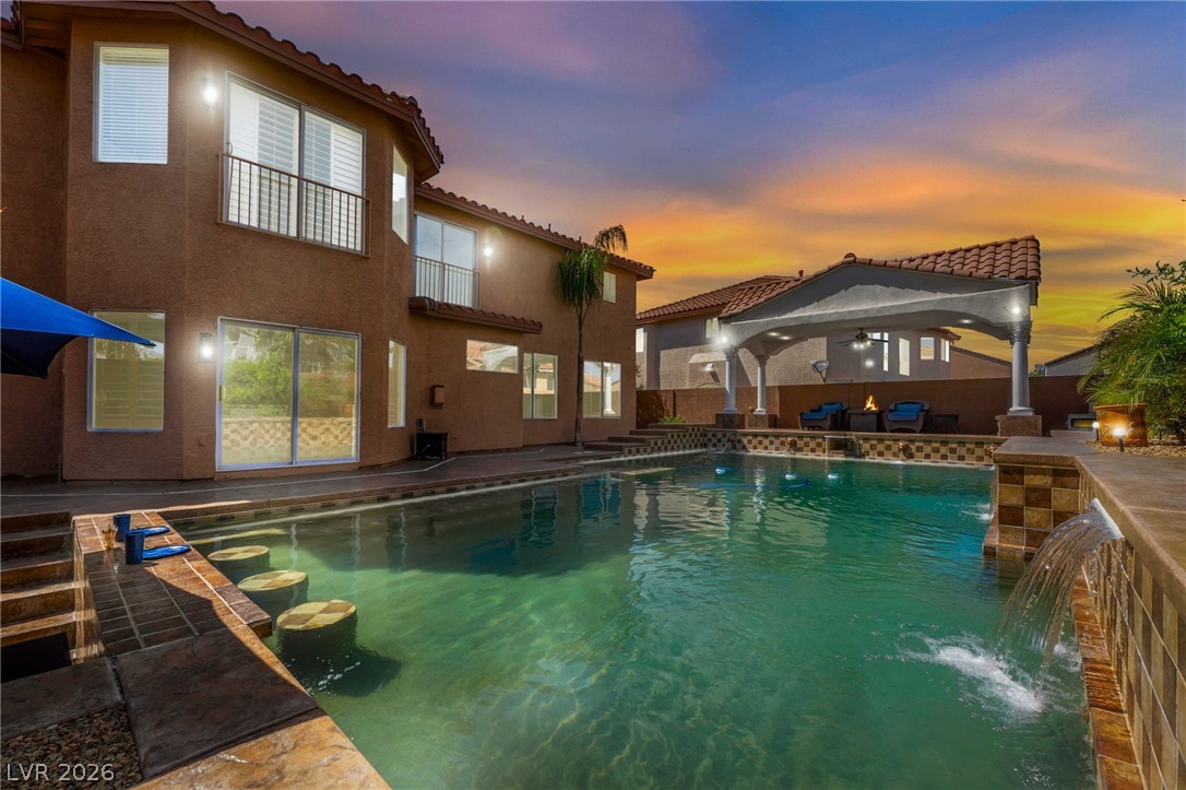 7526 Gossamer Wind Street