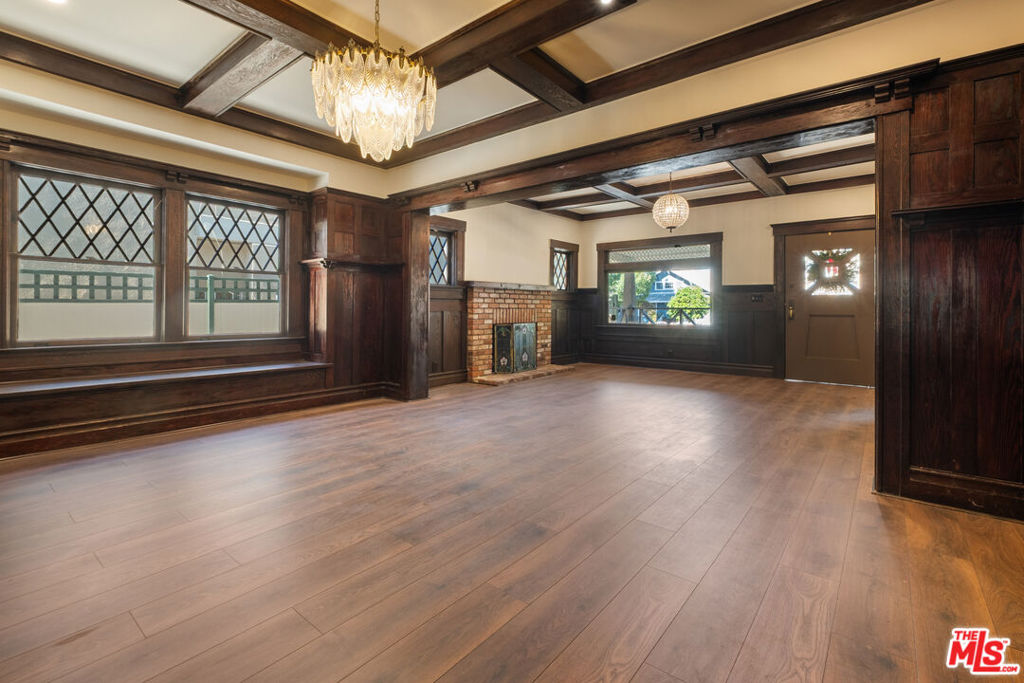 2180 W 31st Street